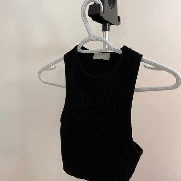 Aritzia Babaton Sculpt Knit Racer Cropped Tank. - Picture 5 of 8